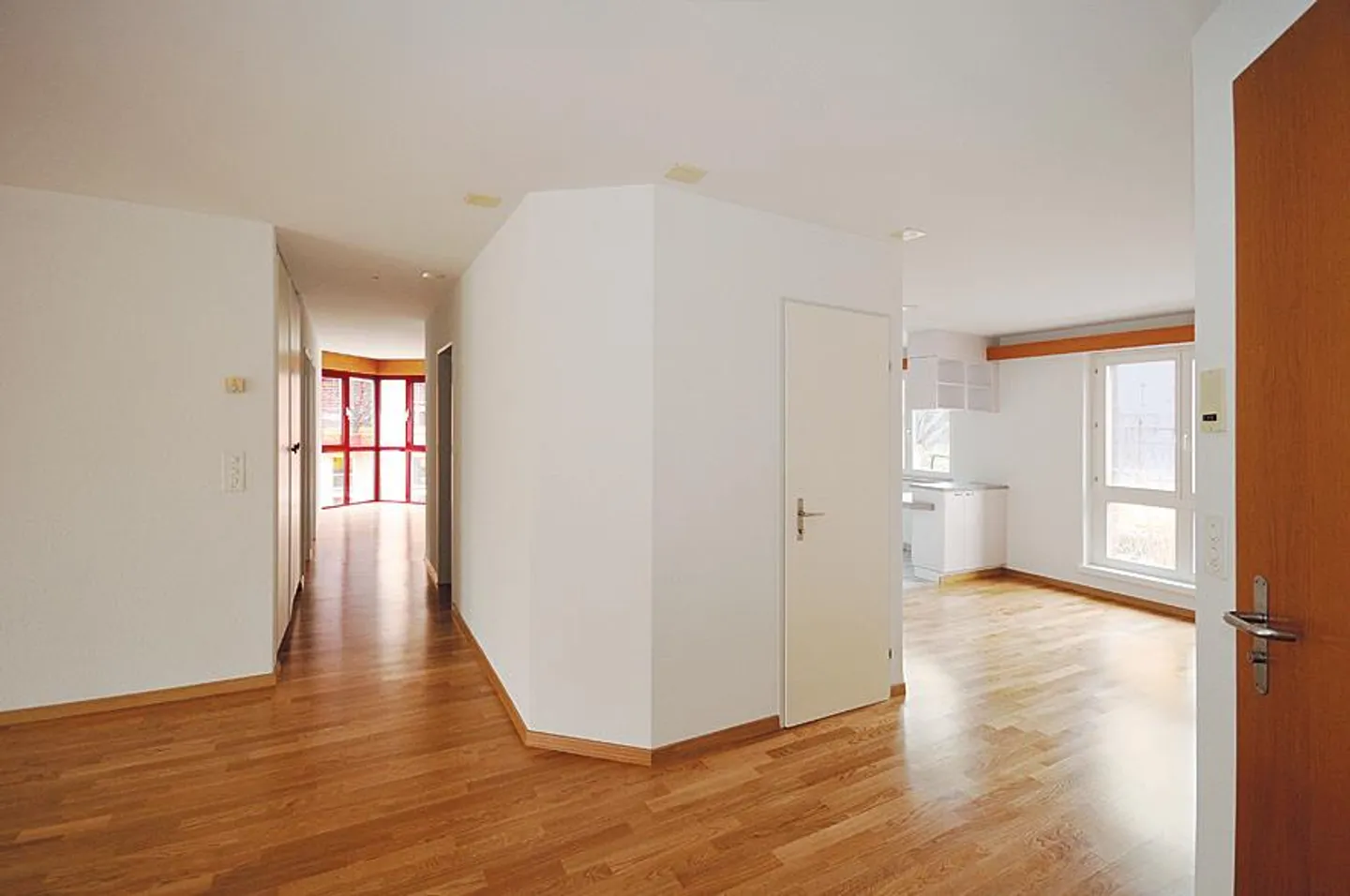 Bell'appartamento grande con camino! - Foto 6 di 8