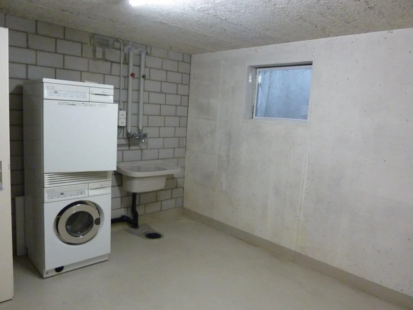 Bell'appartamento grande con camino! - Foto 7 di 8