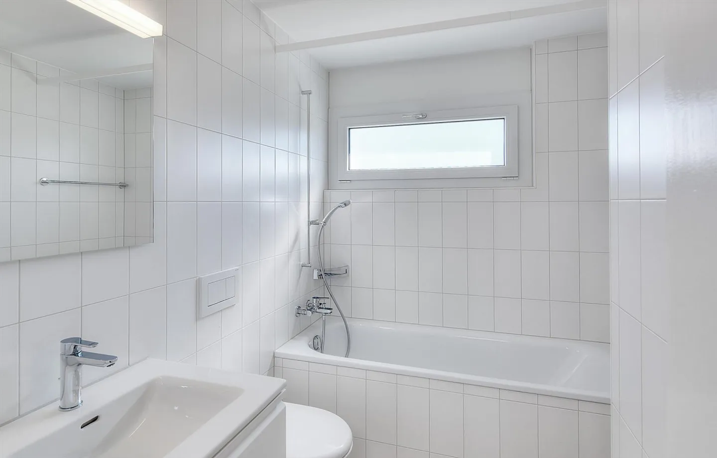Geräumige Wohnung mit Balkon - Foto 4 von 4