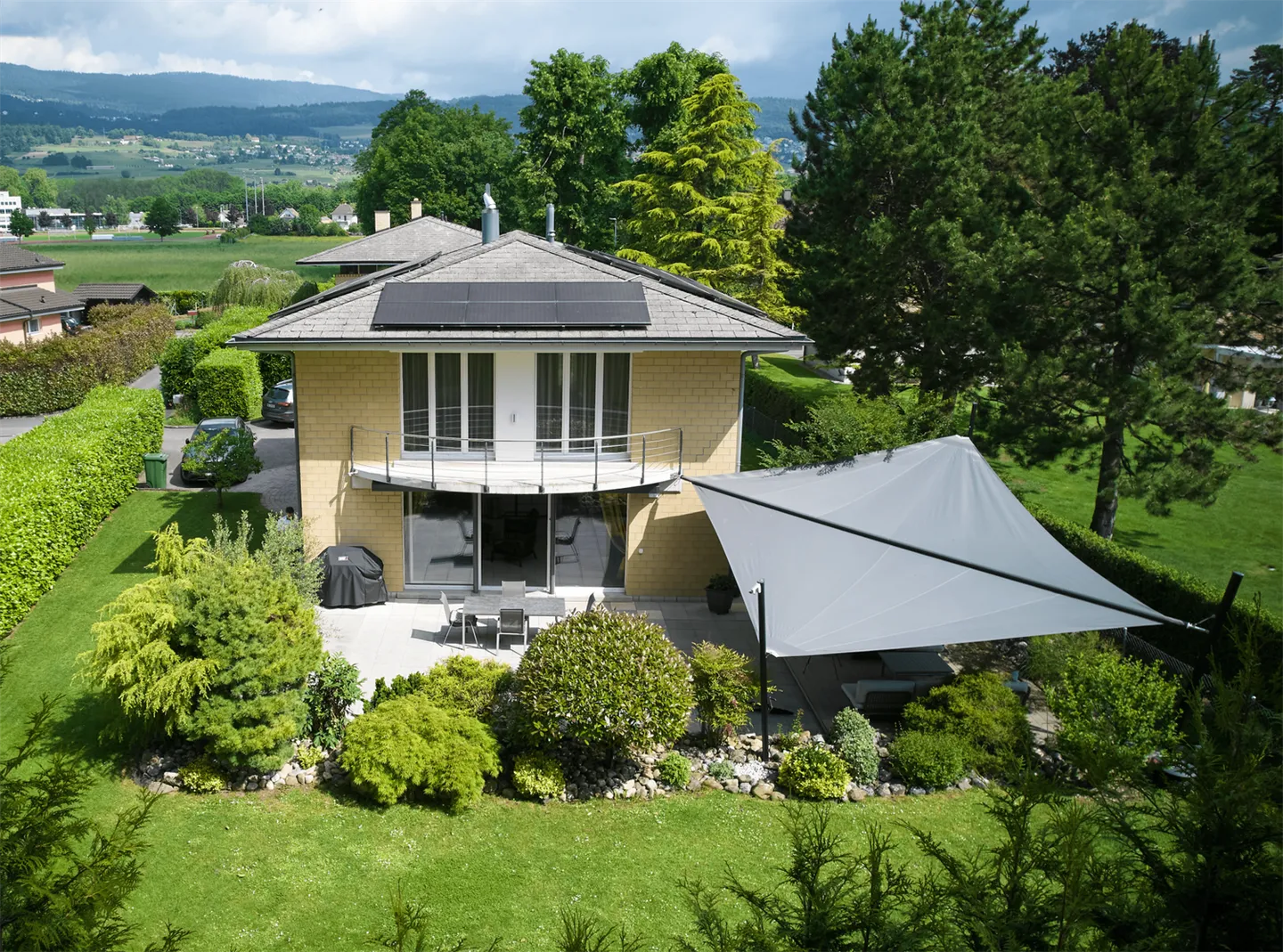 Generosa villa in posizione eccezionale - Foto 1 di 13