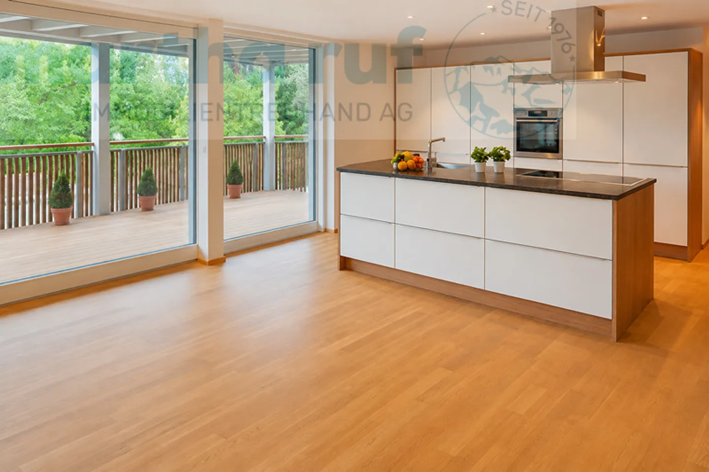 Im Zentrum gelegene, helle 4.5- Zimmer Wohnung mit Lift - Foto 3 von 11