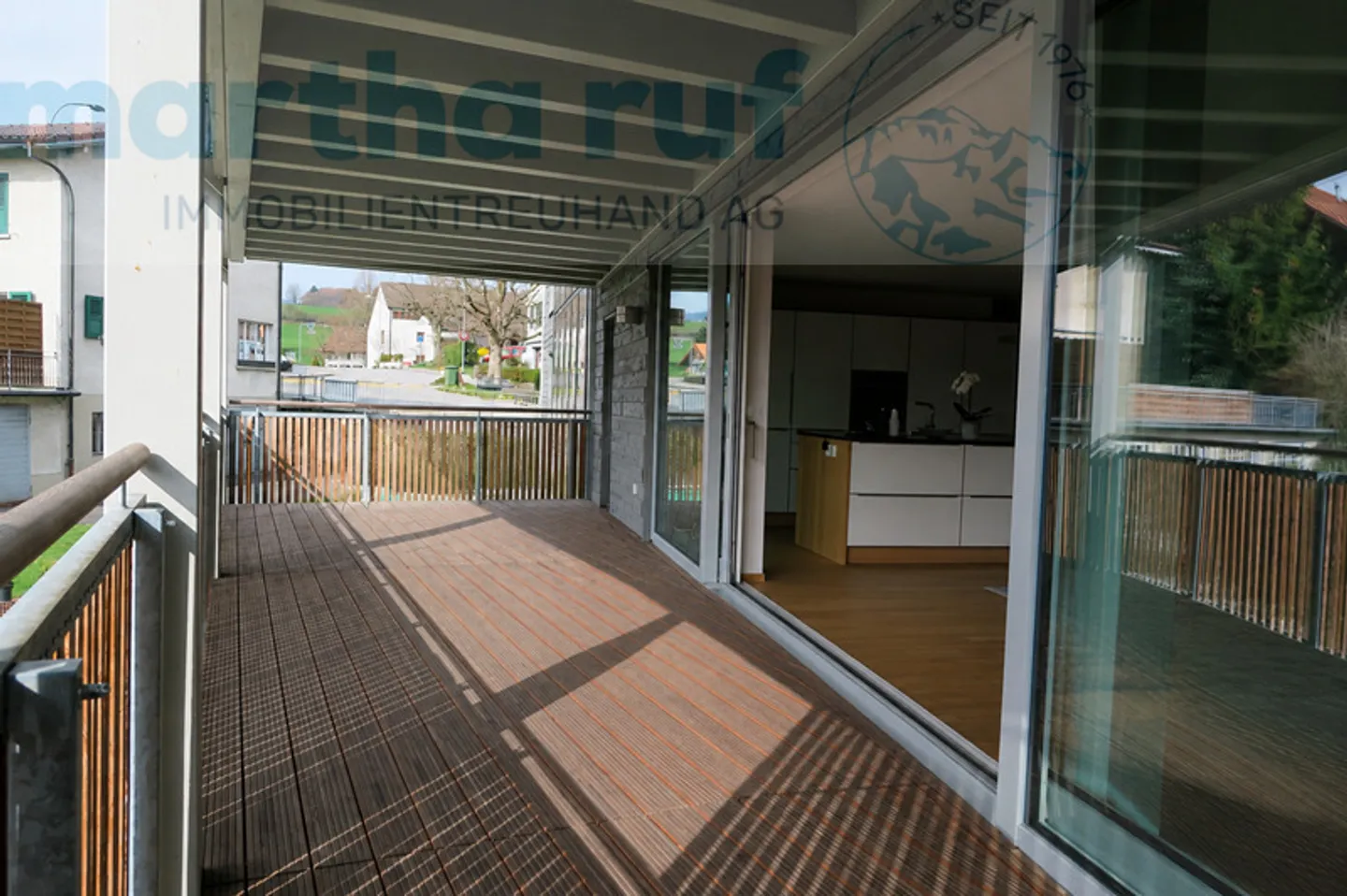 Im Zentrum gelegene, helle 4.5- Zimmer Wohnung mit Lift - Foto 4 von 11