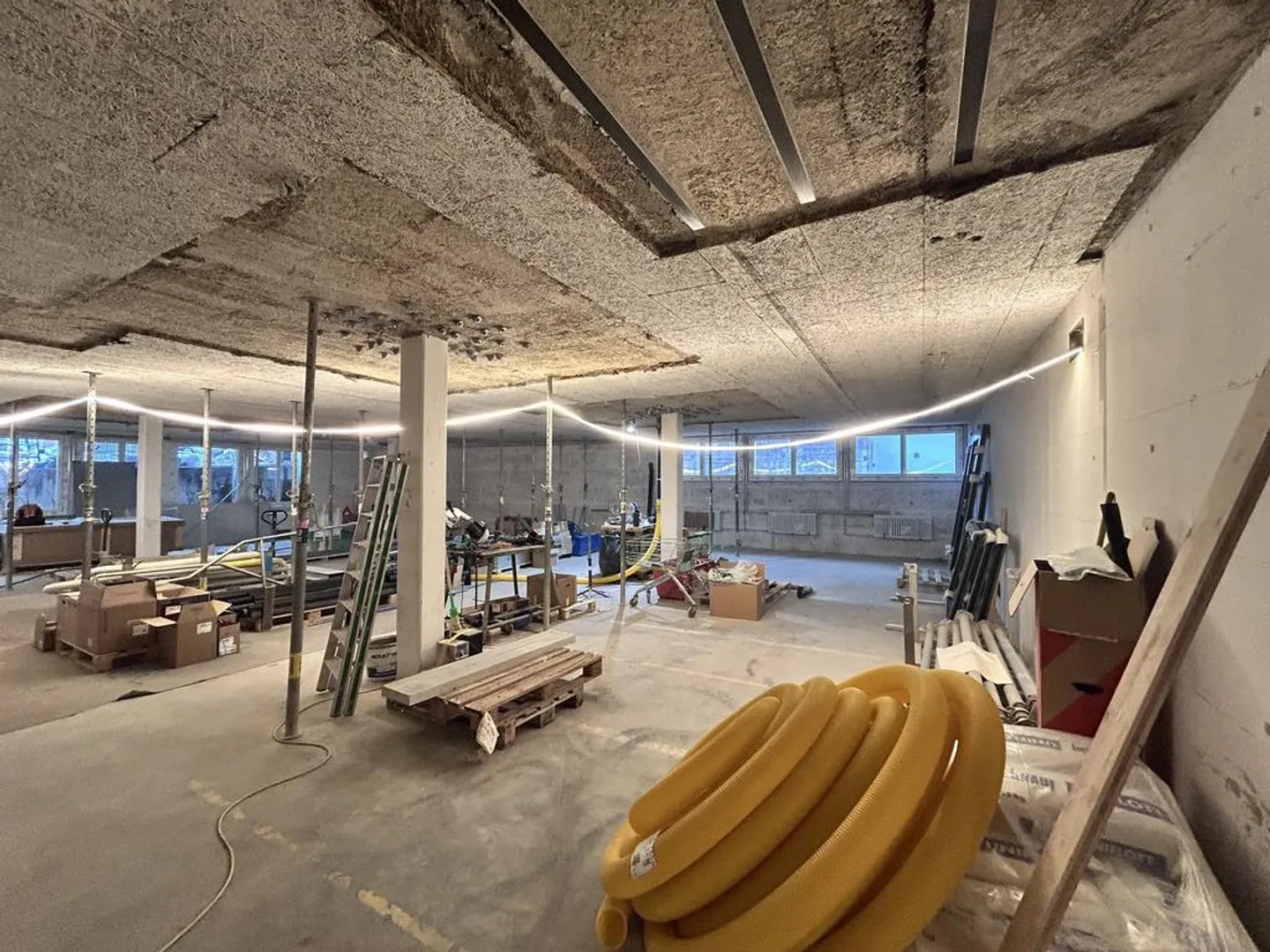 Attractive storage, office, commercial space (still) in shell construction in Bern - Photo 2 of 3