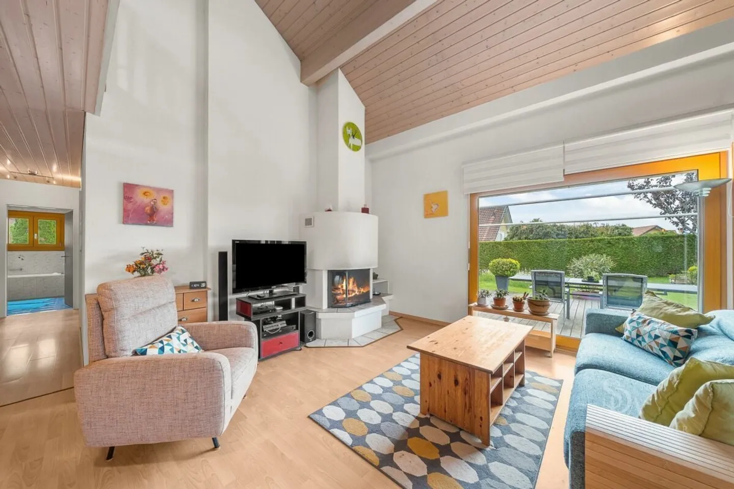 Large and Beautiful Detached Villa - Photo 3 of 13