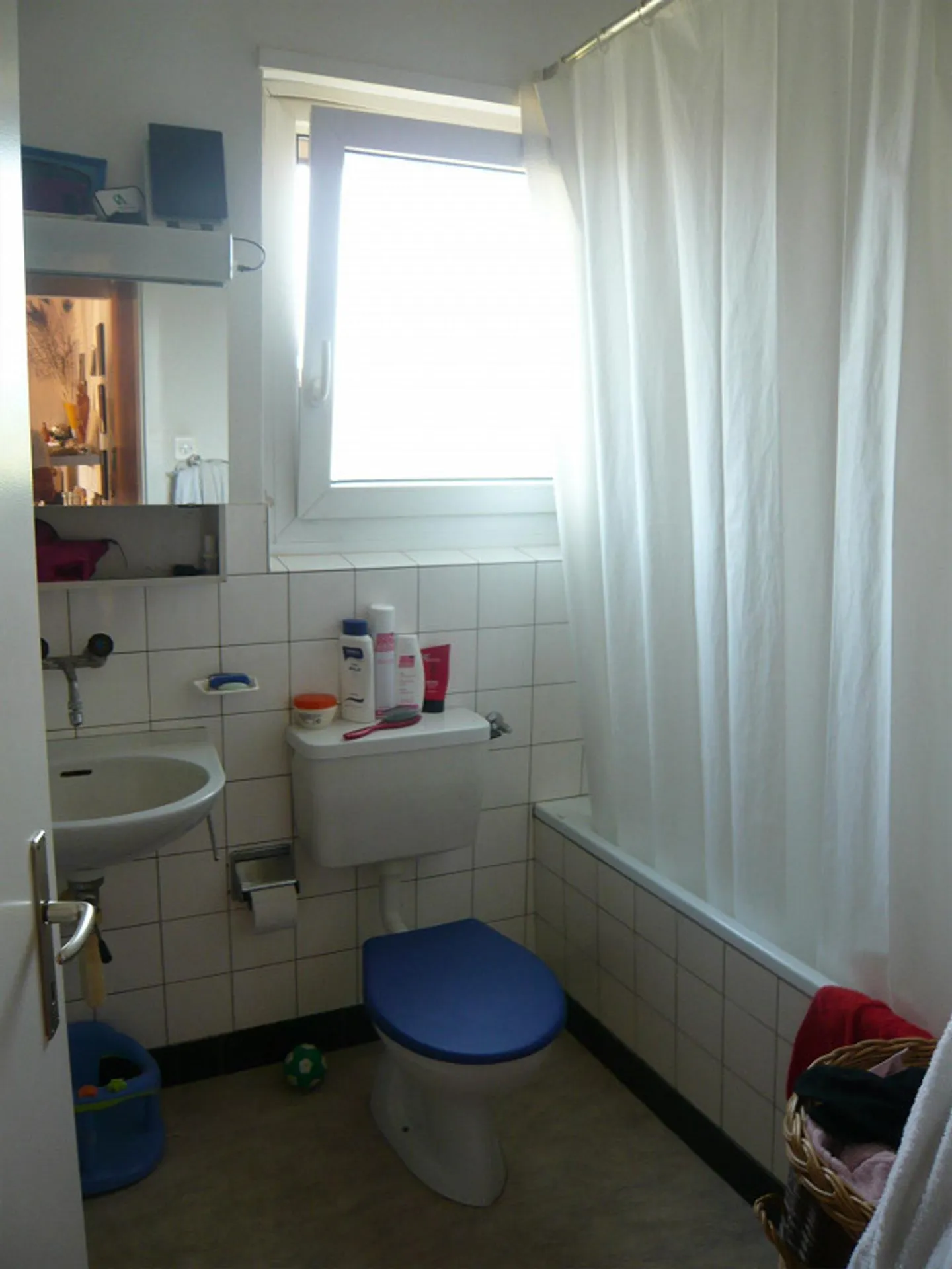 Appartamento attico 2.5 locali con bella vista in affitto! - Foto 2 di 7