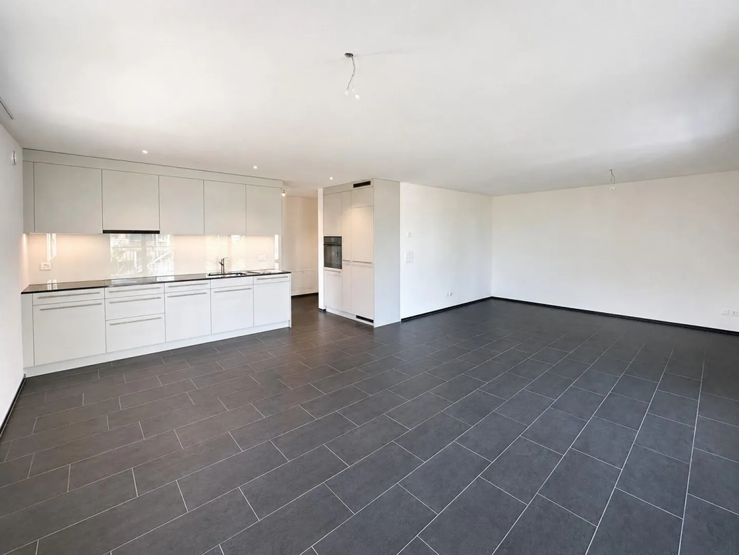 Moderne 3.5-Zimmer Wohnung - Foto 3 von 13