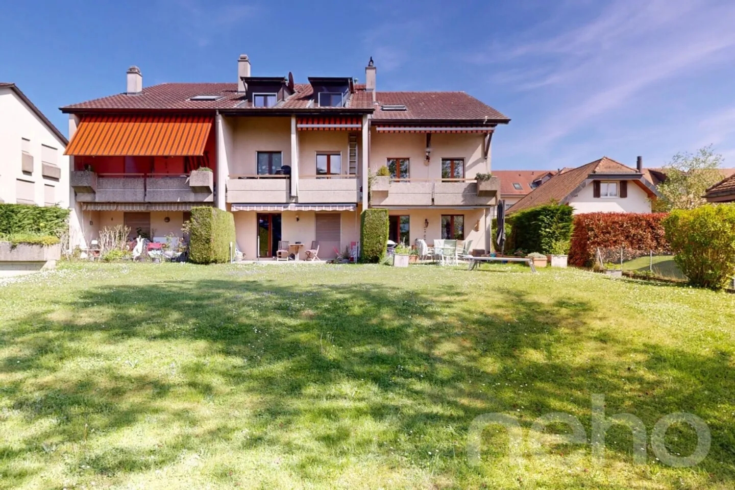 Duplex attico ristrutturato in Terre Sainte con volumi generosi - Foto 4 di 12