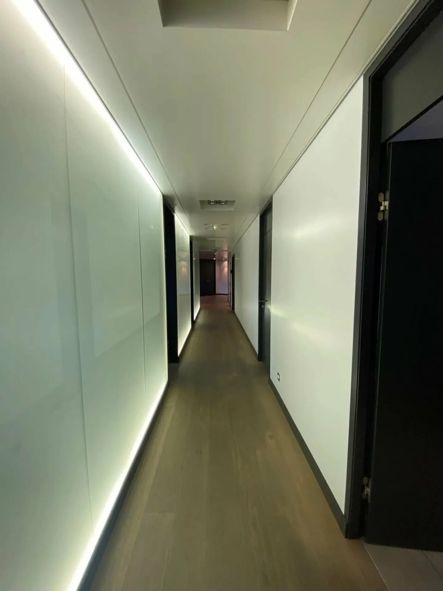 Superfici amministrative eccezionali in attico con terrazza privata - Foto 10 di 13