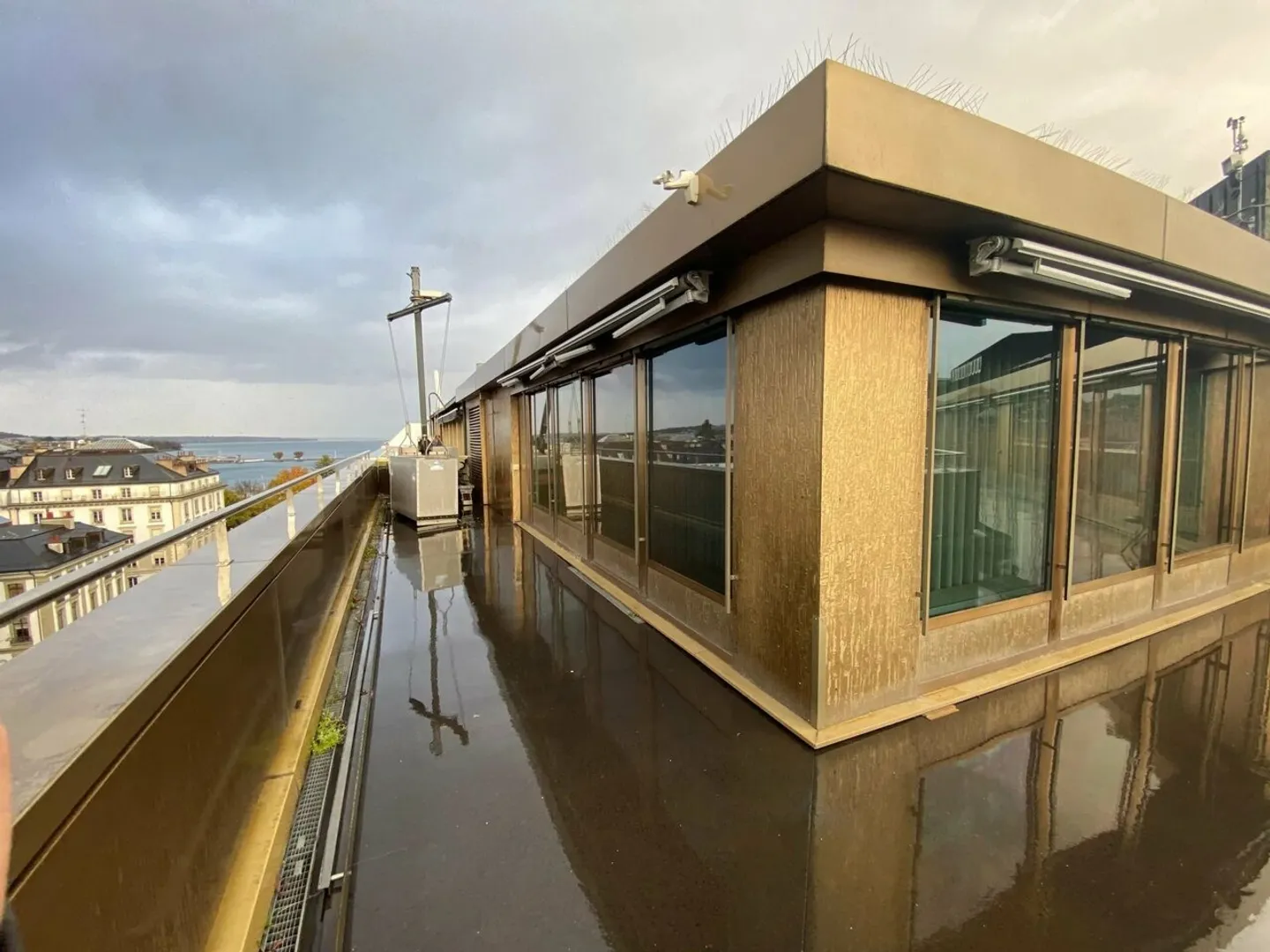 Superfici amministrative eccezionali in attico con terrazza privata - Foto 11 di 13