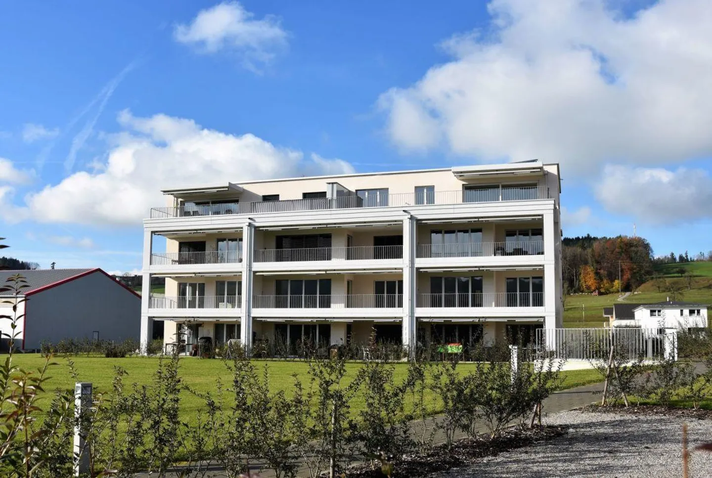 Very quiet modern apartment with a magnificent view - Photo 2 of 8