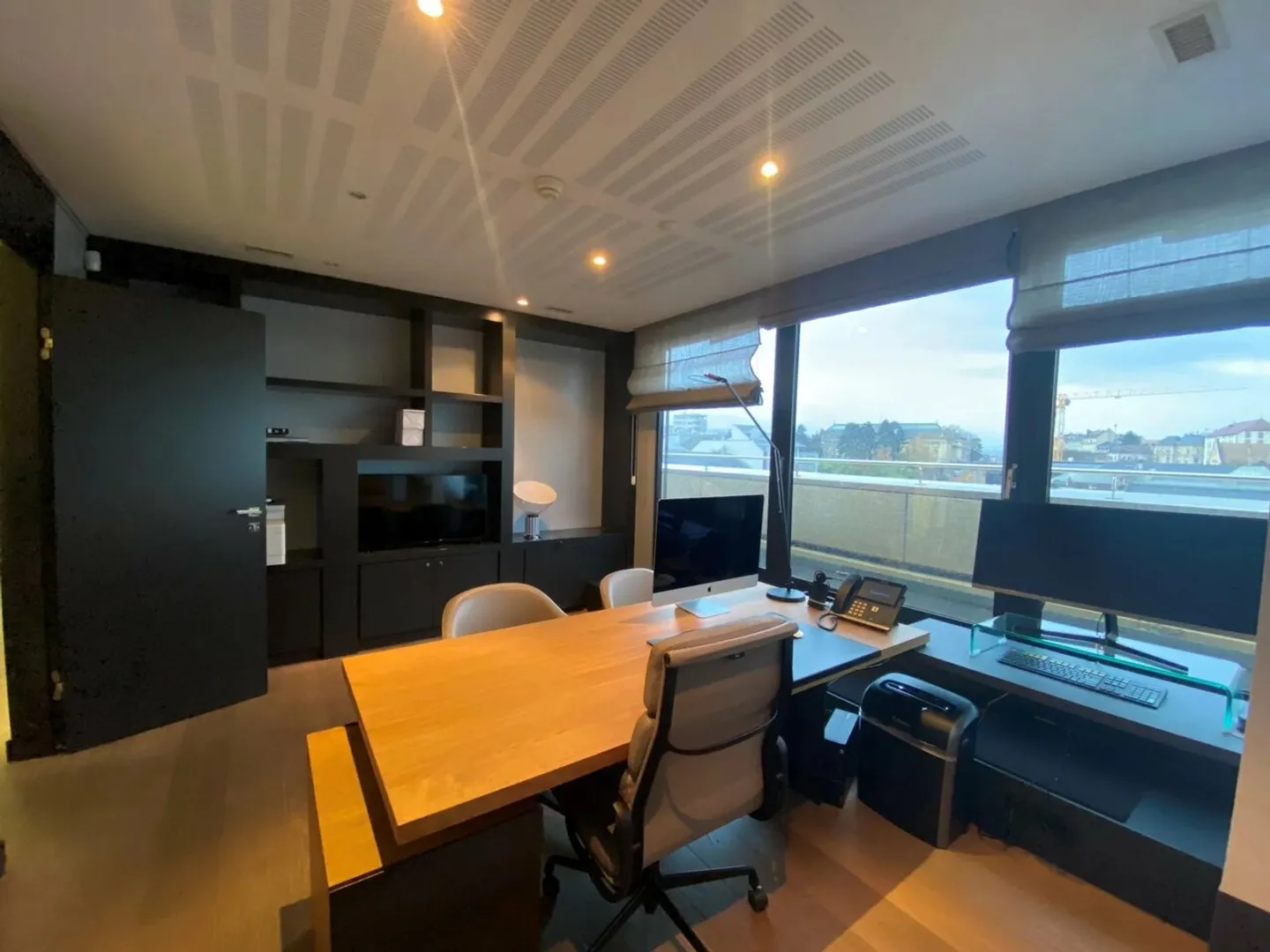 Superfici amministrative eccezionali in attico con terrazza privata - Foto 13 di 13
