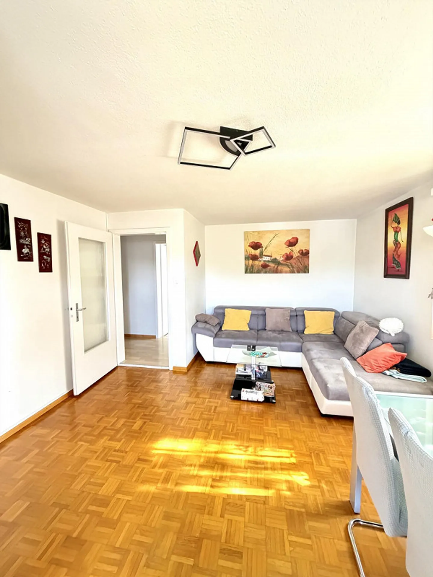 Appartement 4 pièces confortable dans un emplacement calme - Photo 3 sur 12