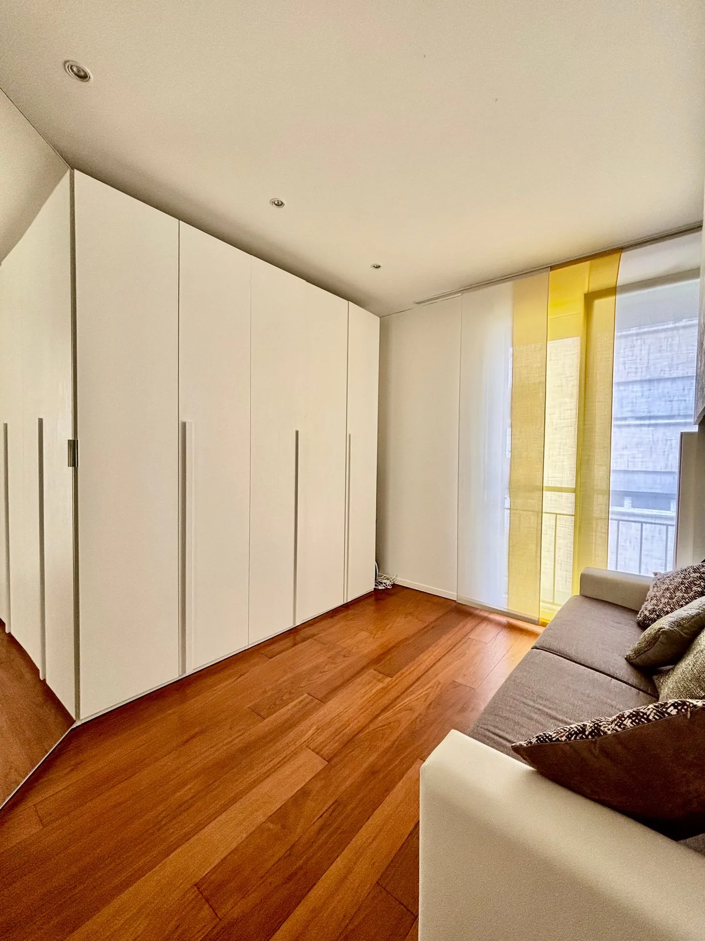 Duplex elegante 5.5 a Bellinzona - zona residenziale tranquilla! - Foto 7 di 13