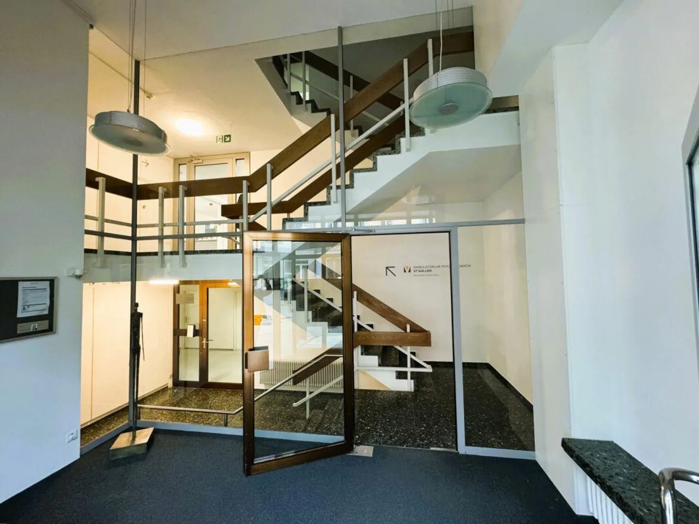 Spacious, bright office space on the 4th floor - Photo 6 of 9