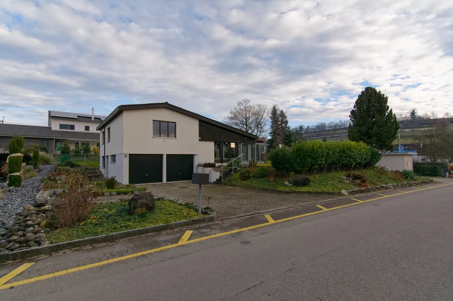 Detached 6.5 Room Single Family Home in a Very Quiet Location - Photo 1 of 9