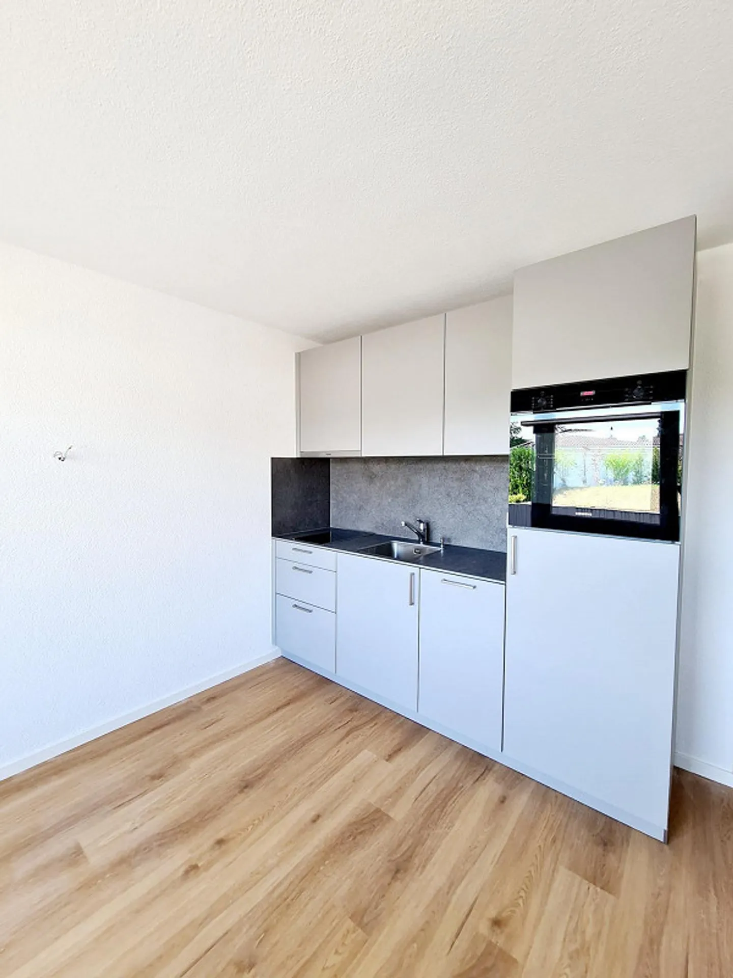 Moderno appartamento con 2 camere e balcone a Wil - Foto 1 di 7