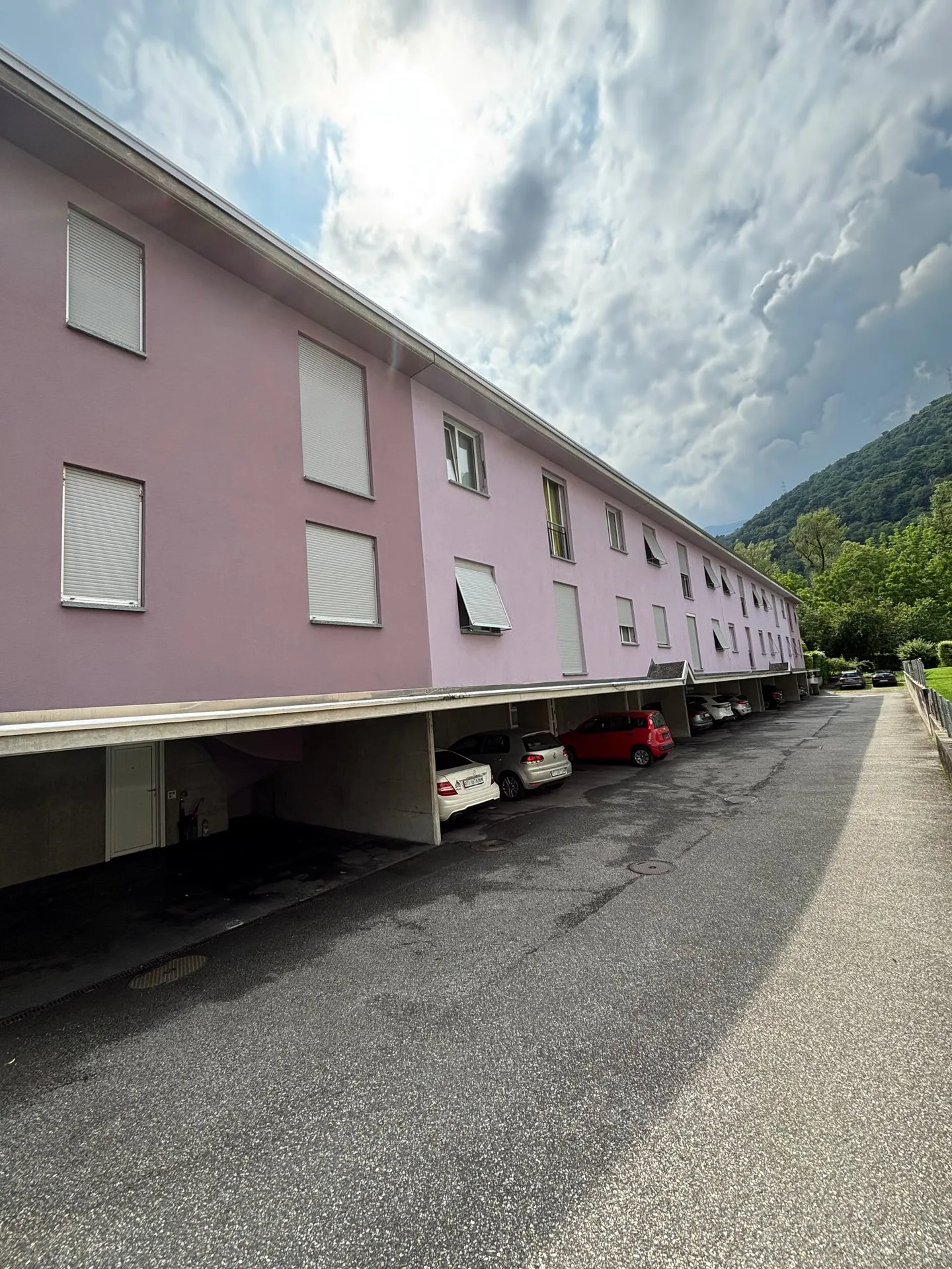 Duplex elegante 5.5 a Bellinzona - zona residenziale tranquilla! - Foto 12 di 13
