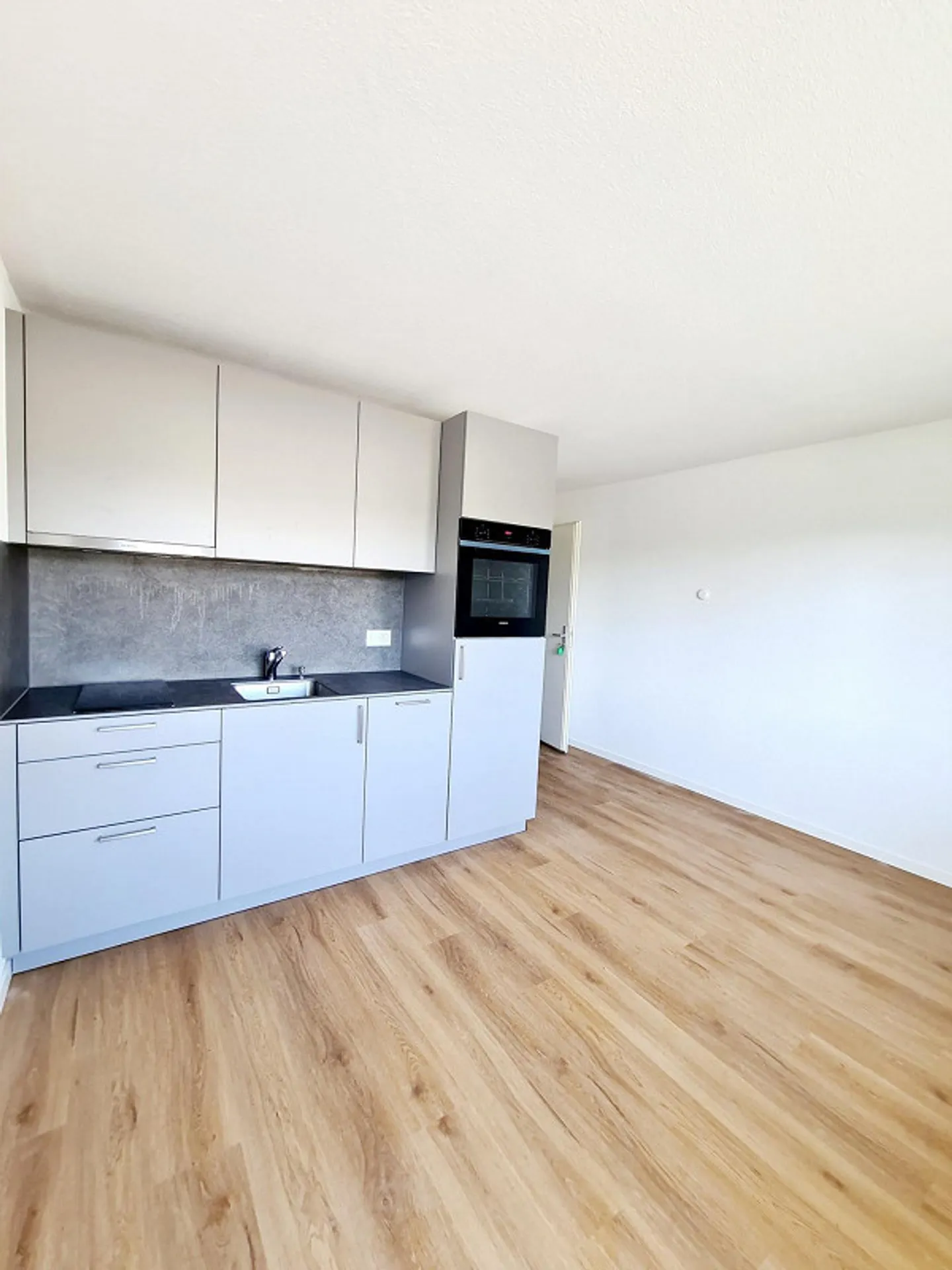 Moderno appartamento con 2 camere e balcone a Wil - Foto 2 di 7