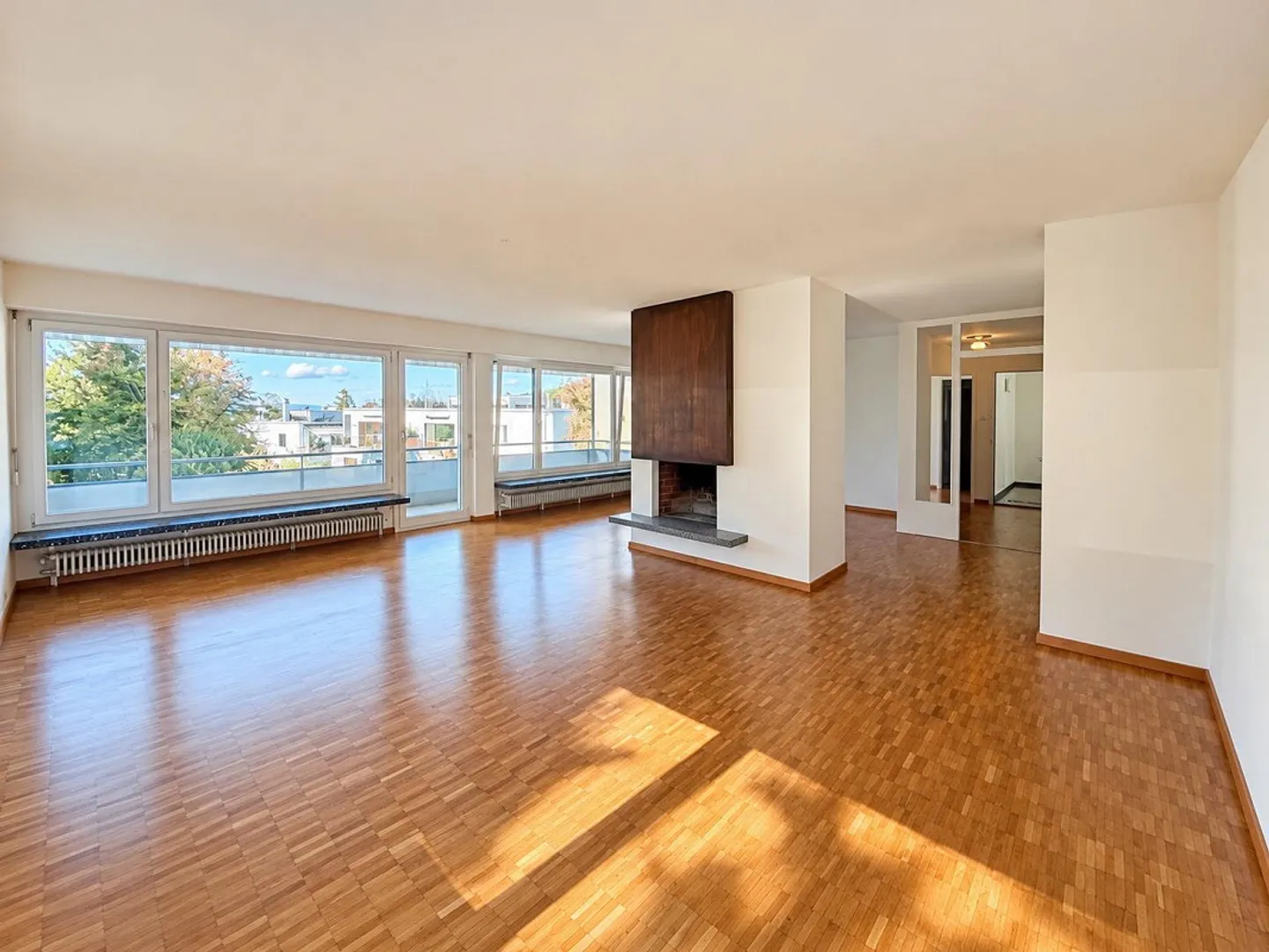 Le soleil brille ici - magnifique appartement dans la verdure vous attend! - Photo 3 sur 8