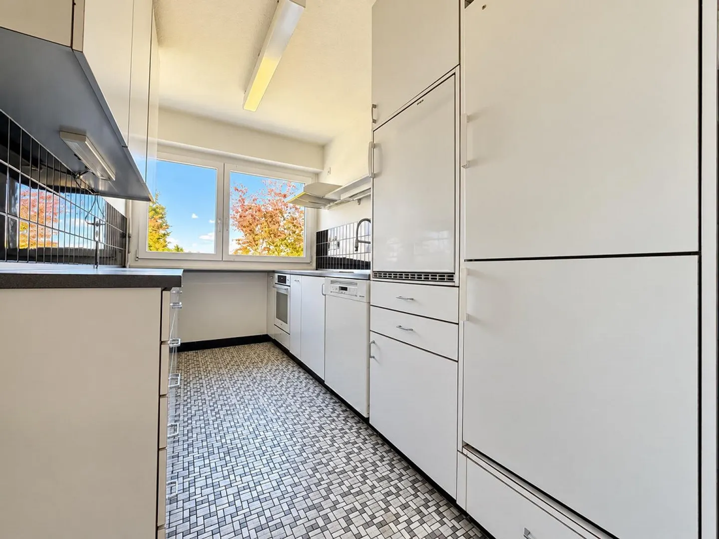Le soleil brille ici - magnifique appartement dans la verdure vous attend! - Photo 6 sur 8