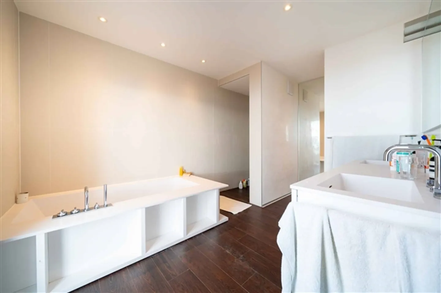 Luxuswohnung mit Seeblick - Foto 9 von 13