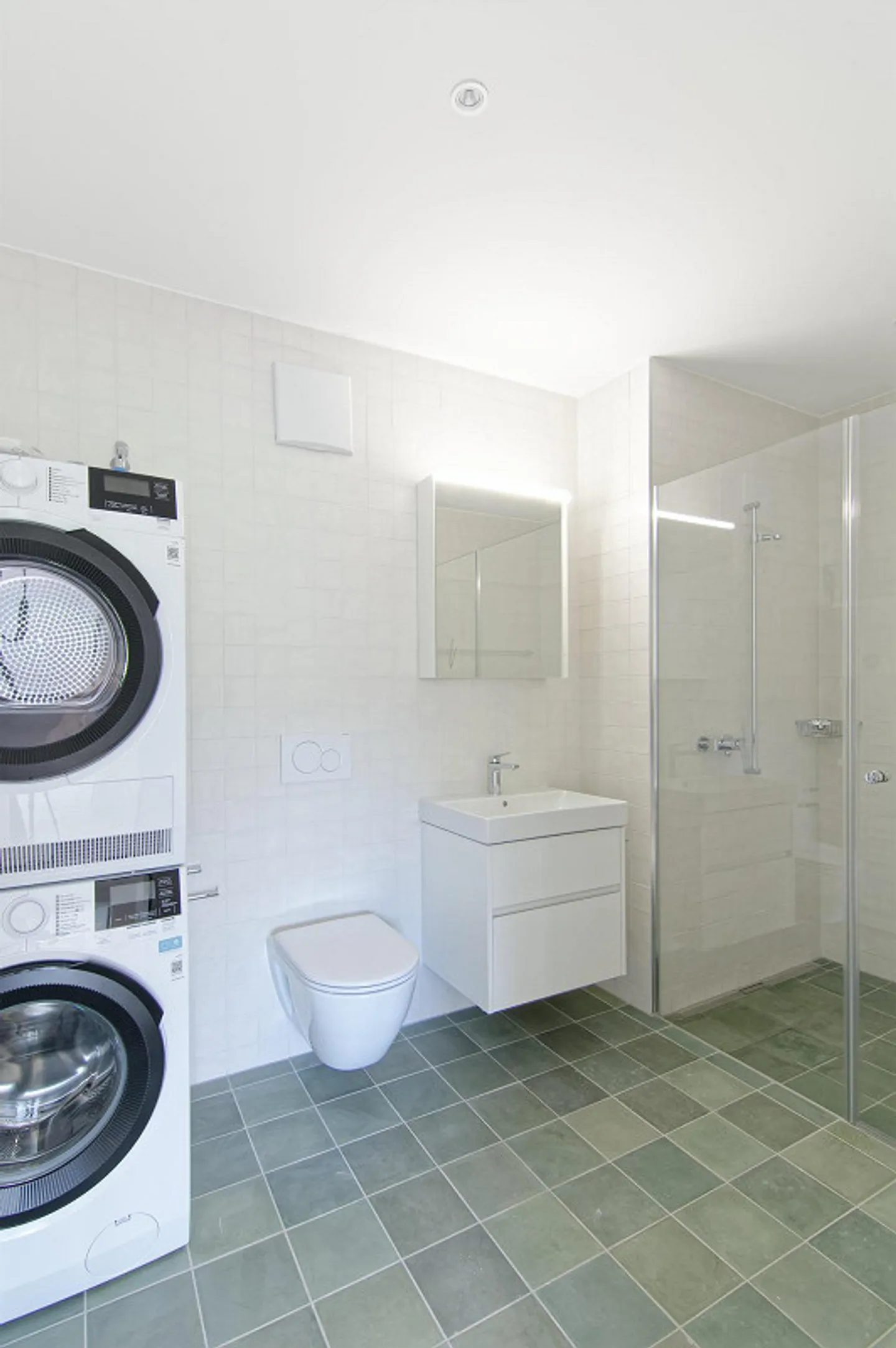 Appartement en attique attrayant de 4,5 pièces avec deux loggias - Photo 5 sur 11