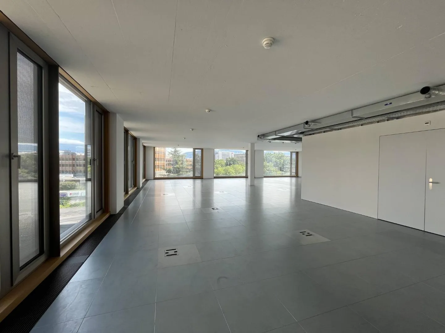 Bureaux modernes à louer - Photo 4 sur 7