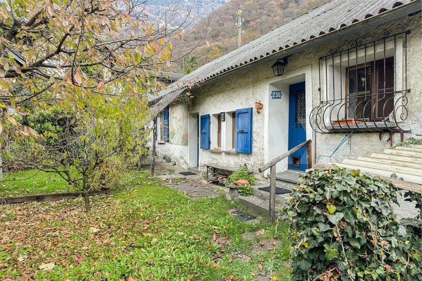 Casa con giardino da ristrutturare - Foto 1 di 12