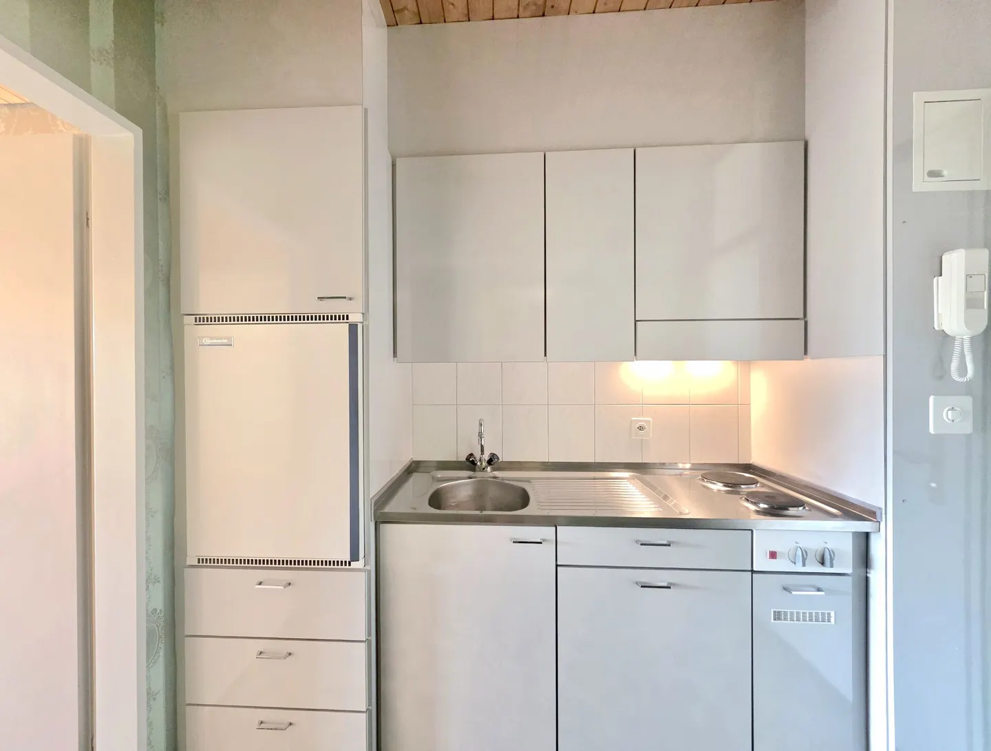 Large 1.5-room apartment with beautiful view, near the forest - Photo 3 of 8