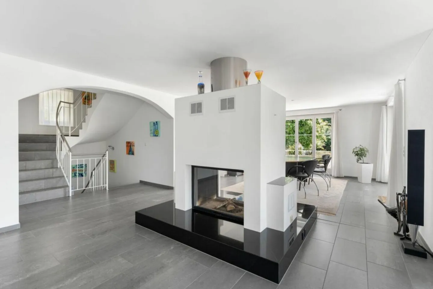Exclusive Villa with Wellness Area, Swimming Pool and a Unique Wine Cellar - Photo 8 of 25