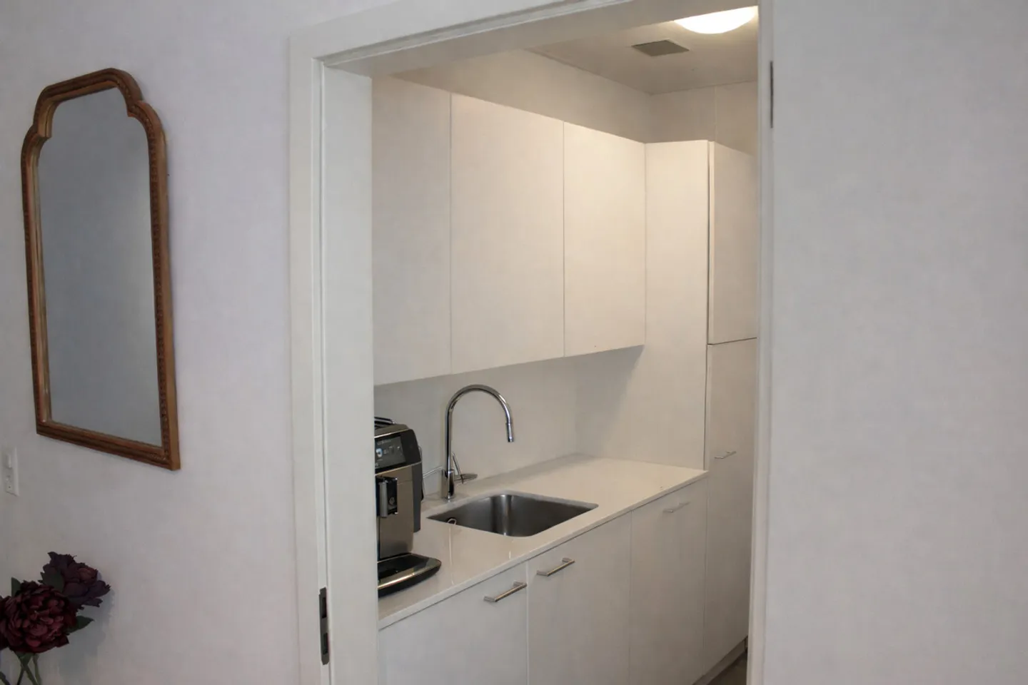 Central City Office with Open Workspace - Photo 4 of 7