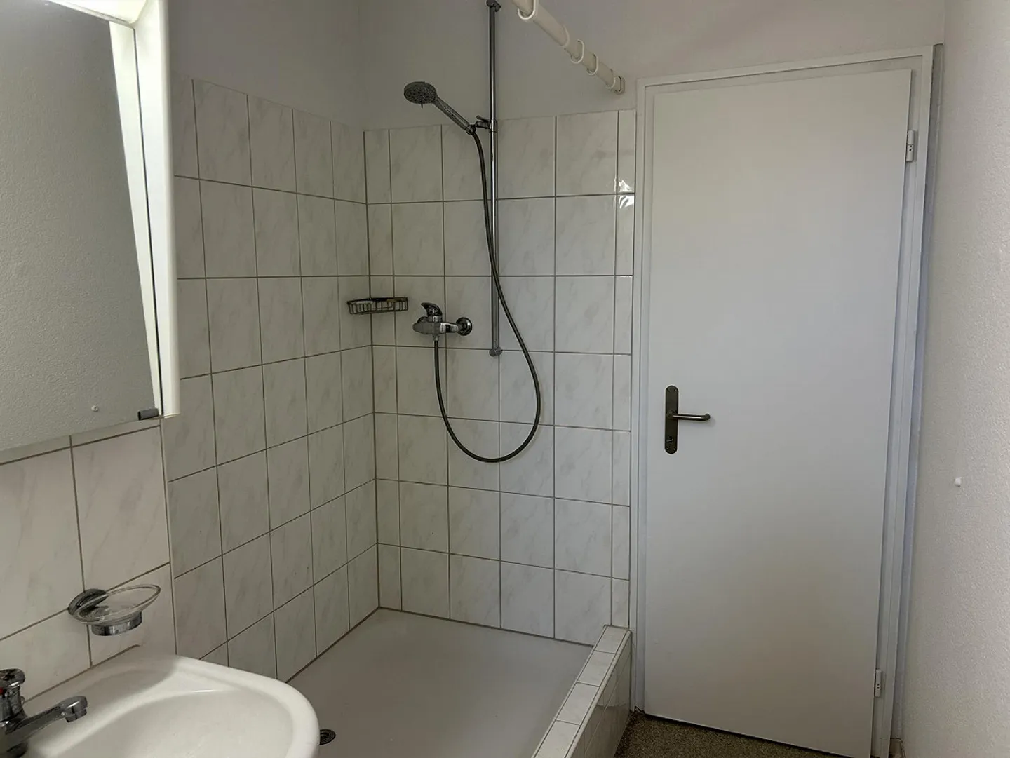 Bellissimo appartamento 4.5 stanze recentemente ristrutturato - Foto 4 di 11