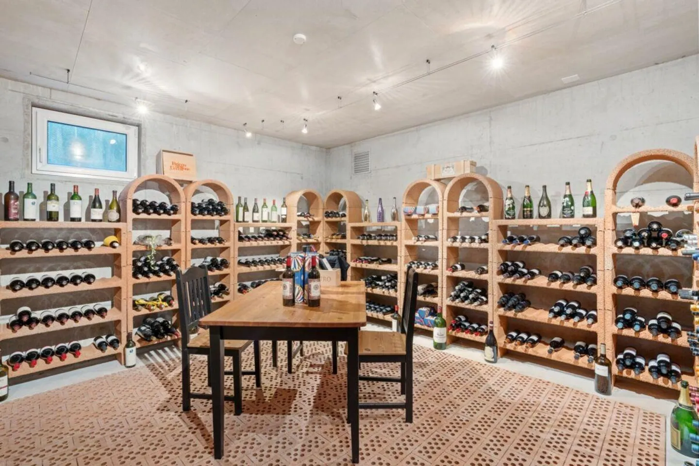 Exclusive Villa with Wellness Area, Swimming Pool and a Unique Wine Cellar - Photo 23 of 25