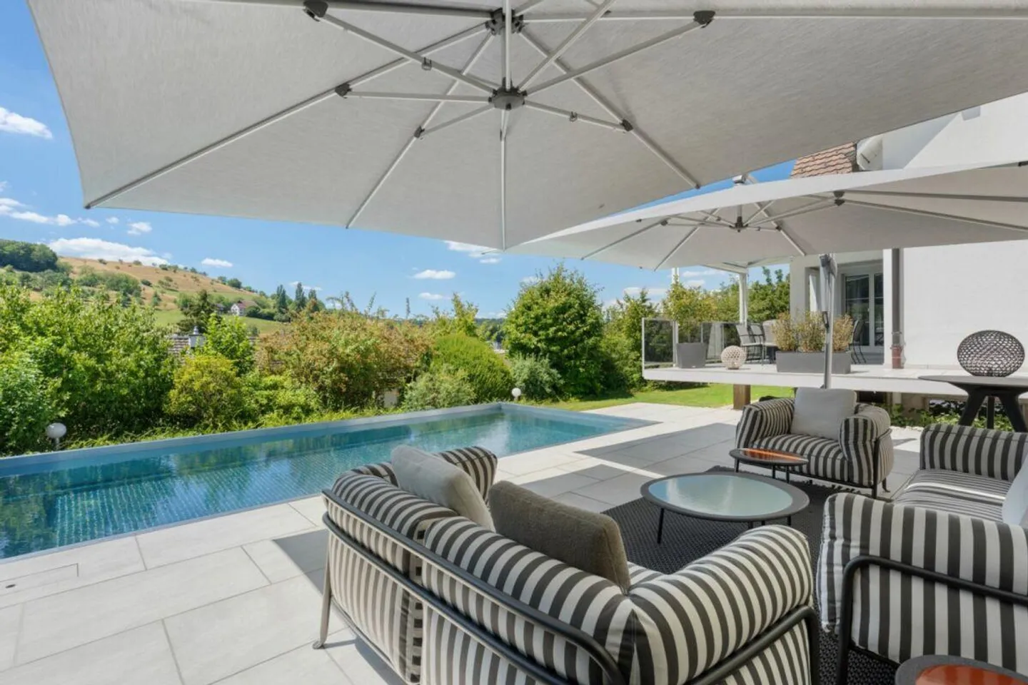 Exclusive Villa with Wellness Area, Swimming Pool and a Unique Wine Cellar - Photo 24 of 25