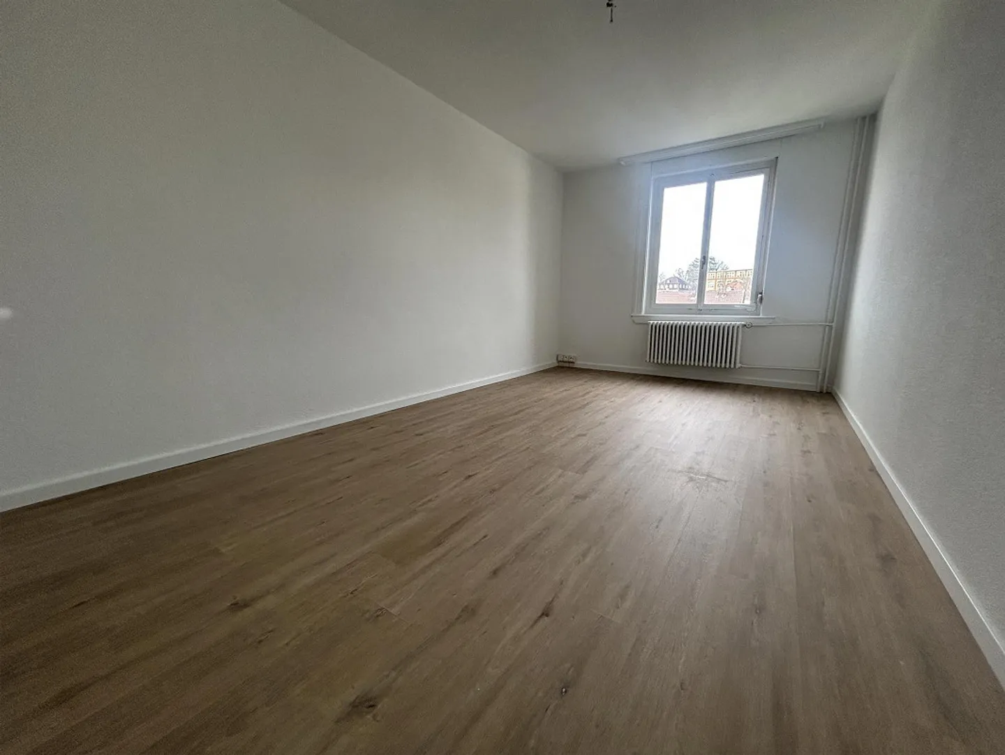 Bellissimo appartamento 4.5 stanze recentemente ristrutturato - Foto 8 di 11