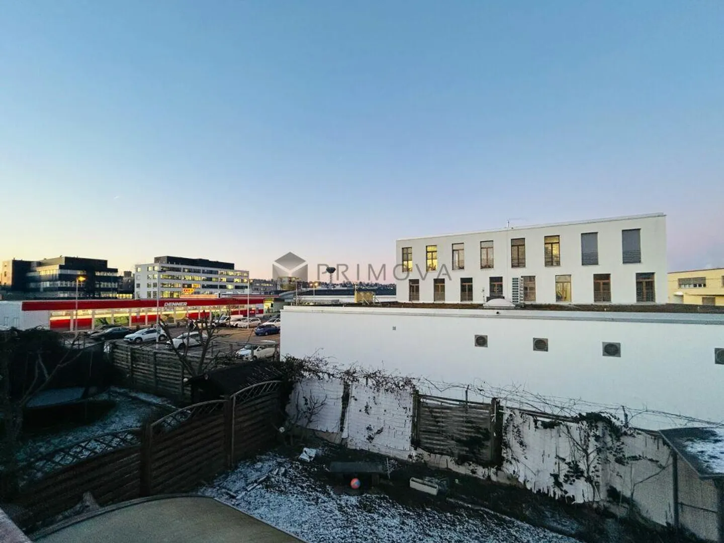 Modernized 5.5 Room - Corner Terraced House with Conservatory in Prime Residential Location - Photo 8 of 8
