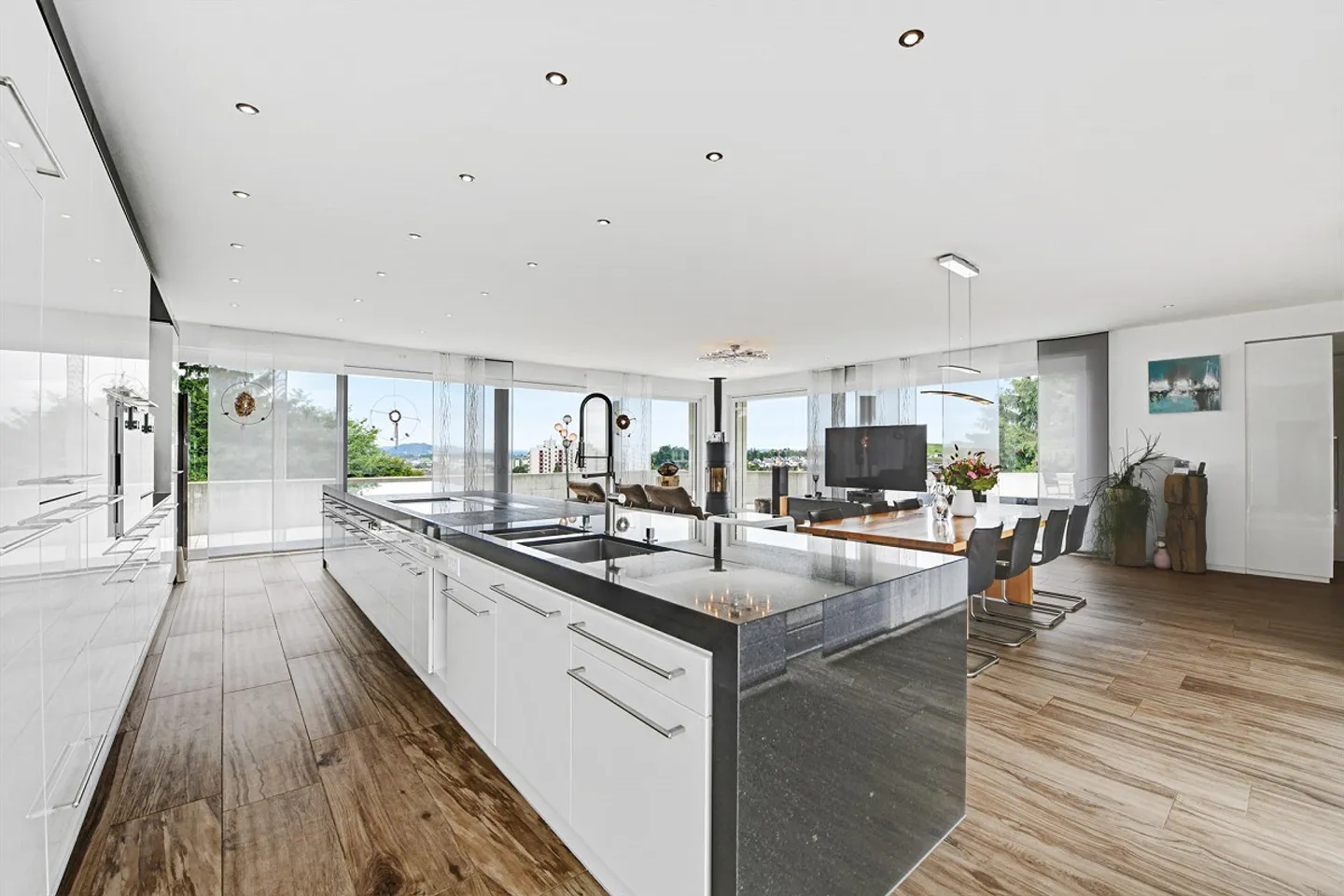 Villa exclusive de 8,5 pièces avec piscine dans un emplacement privilégié à Gossau ! - Photo 5 sur 11