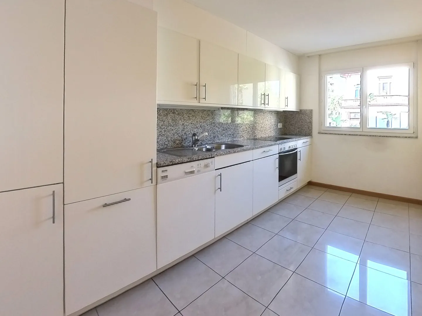 Appartement 4½ pièces avec 3 balcons à Locarno - Photo 6 sur 13