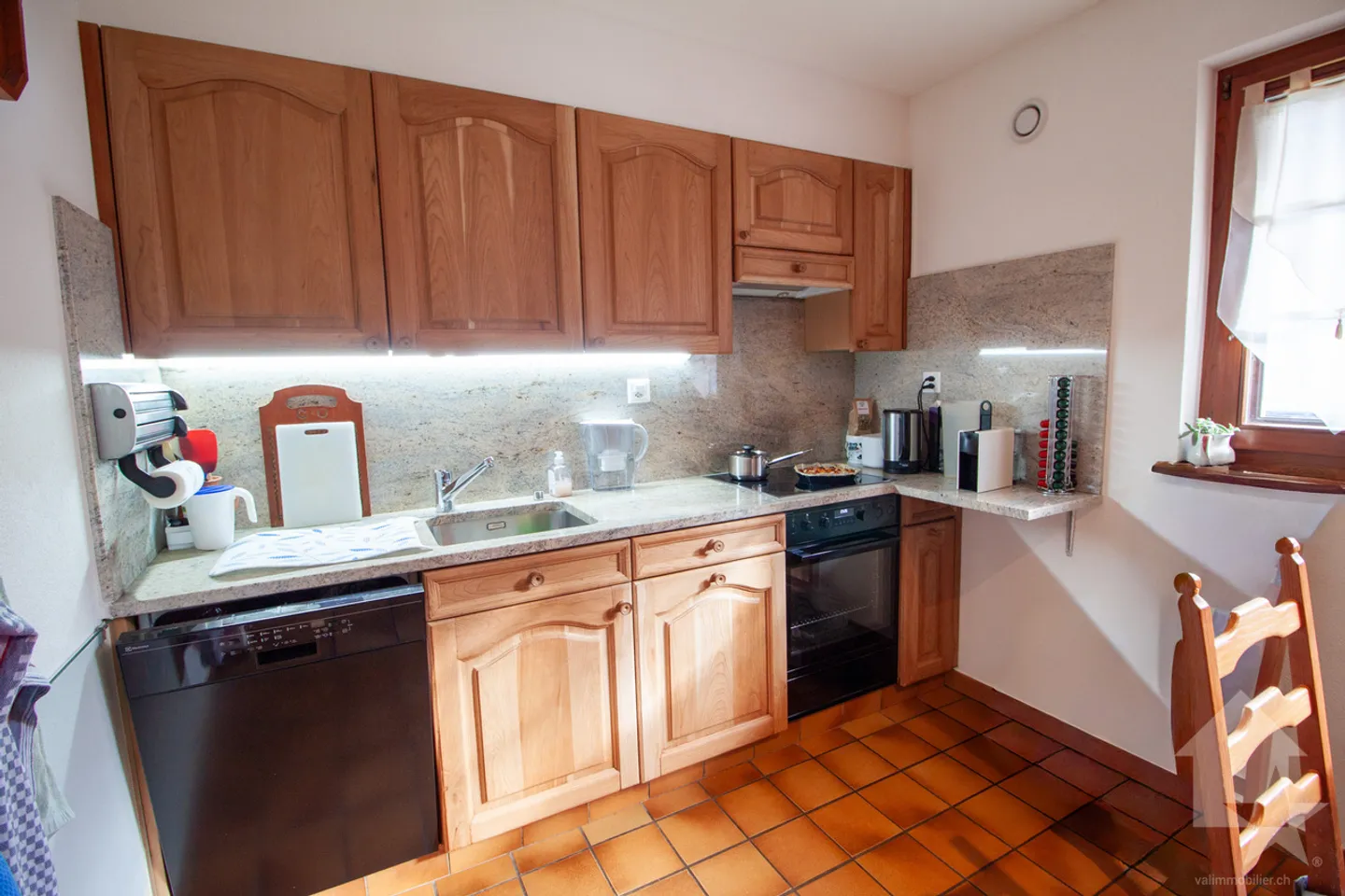 220 m2 Villa in the municipality of Aproz with a 135 m2 workshop - Photo 4 of 53