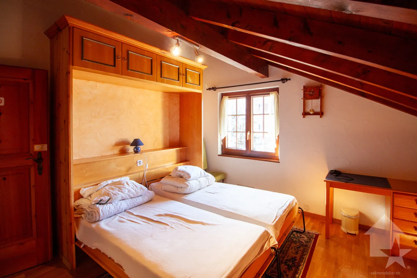 220 m2 Villa in the municipality of Aproz with a 135 m2 workshop - Photo 15 of 53