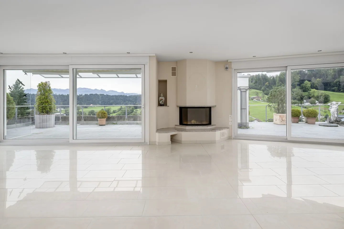 Appartement penthouse élégant avec vue imprenable - Photo 1 sur 7