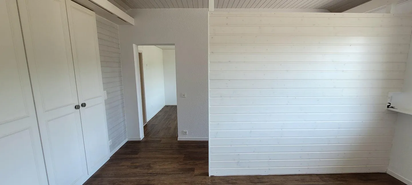Charming, bright and renovated 2-room apartment - Photo 2 of 7