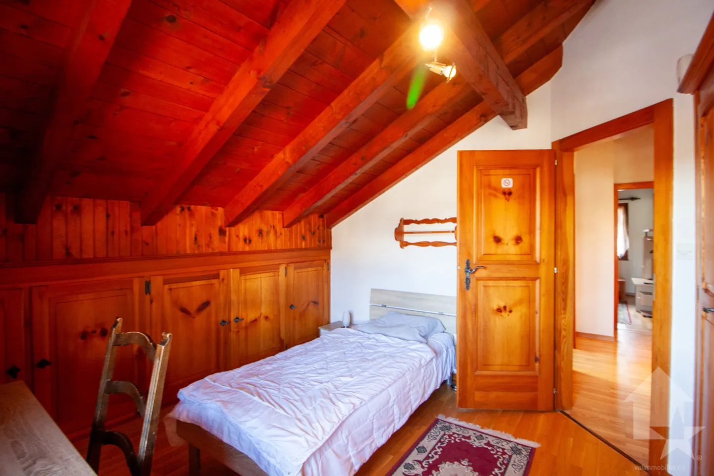 220 m2 Villa in the municipality of Aproz with a 135 m2 workshop - Photo 20 of 53