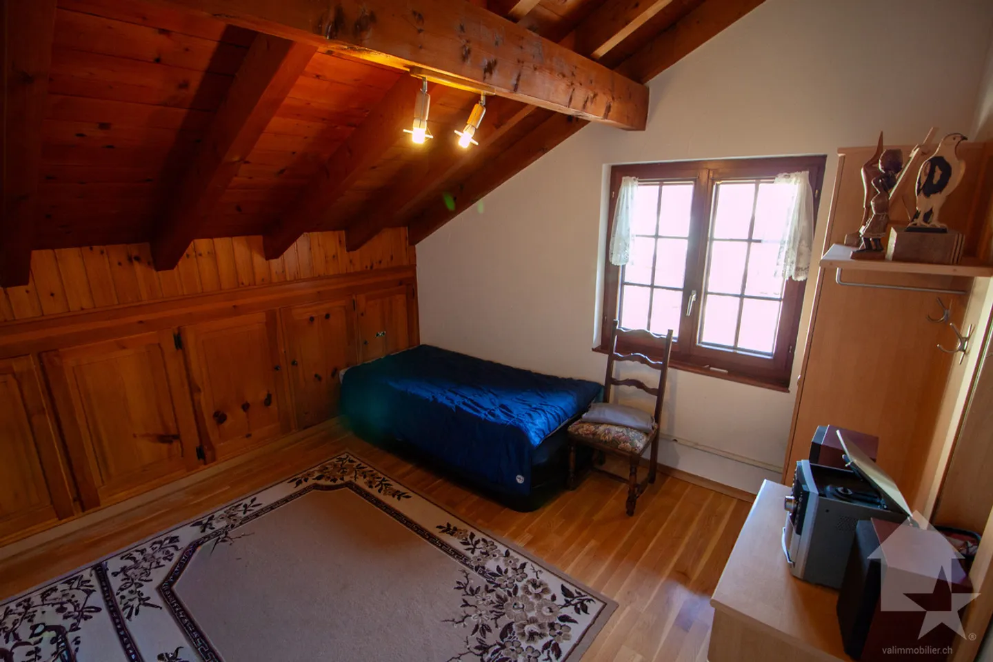 220 m2 Villa in the municipality of Aproz with a 135 m2 workshop - Photo 22 of 53