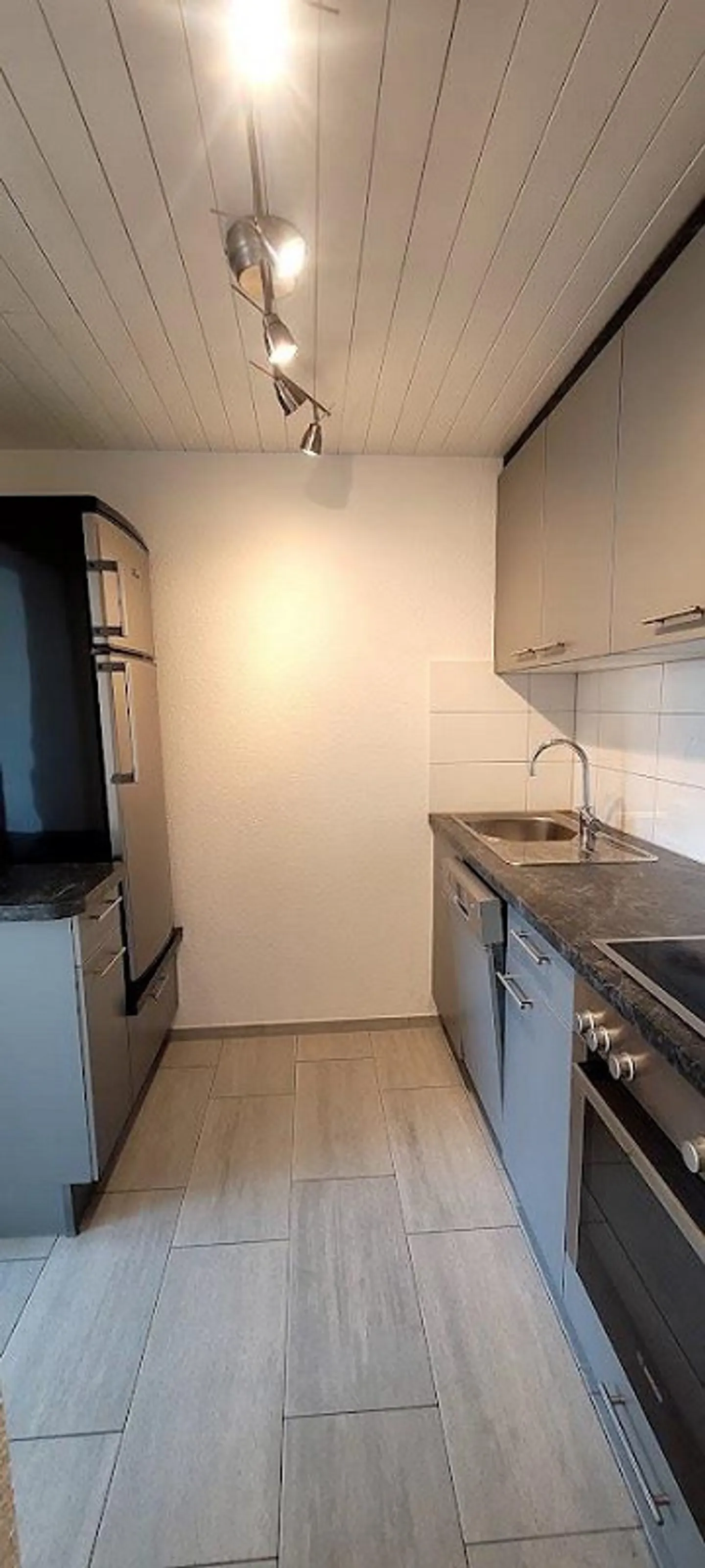 Charming, bright and renovated 2-room apartment - Photo 5 of 7