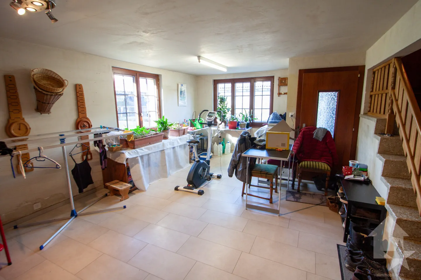 220 m2 Villa in the municipality of Aproz with a 135 m2 workshop - Photo 26 of 53