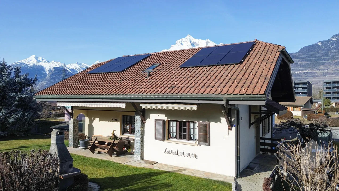 220 m2 Villa in the municipality of Aproz with a 135 m2 workshop - Photo 41 of 53