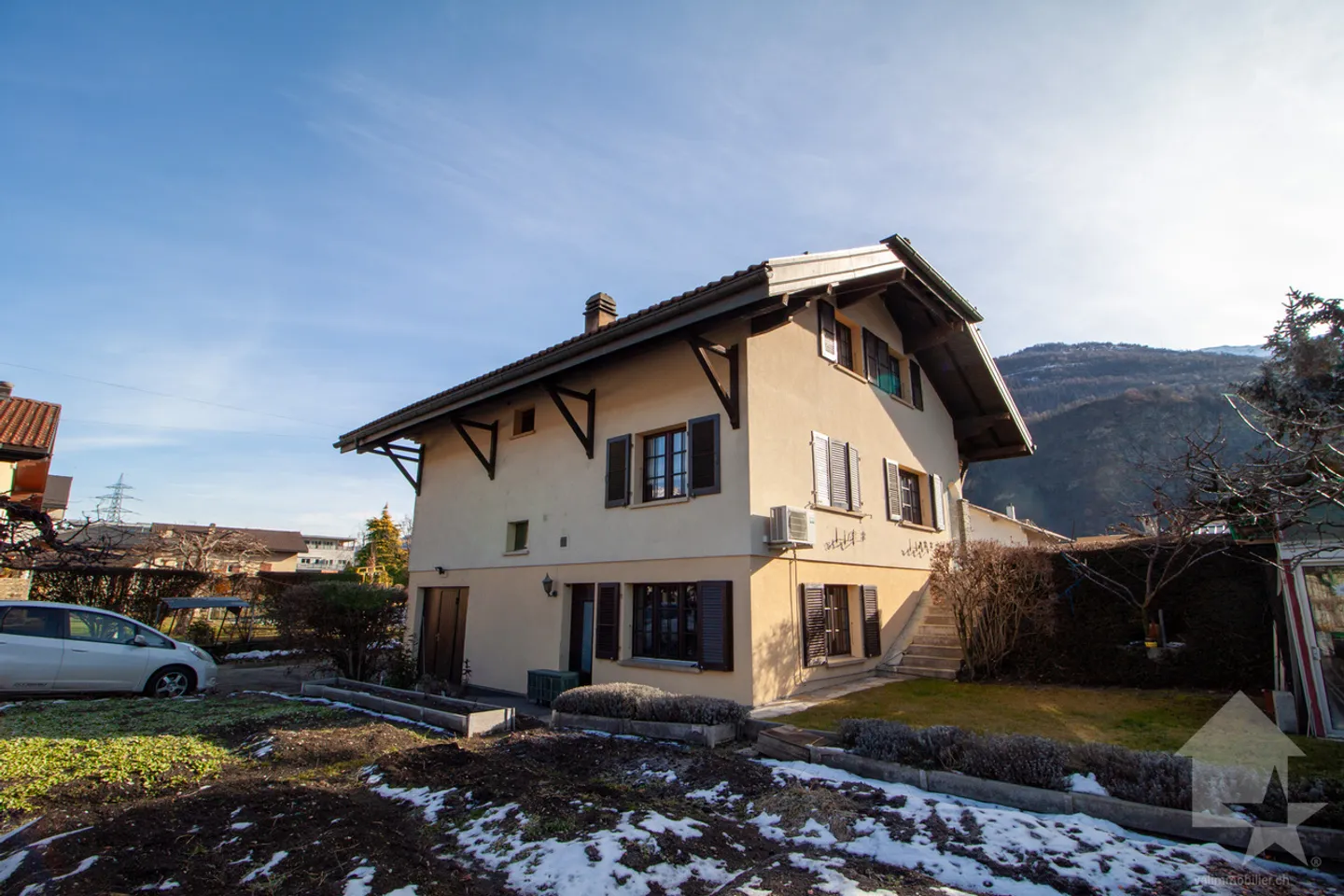 220 m2 Villa in the municipality of Aproz with a 135 m2 workshop - Photo 44 of 53