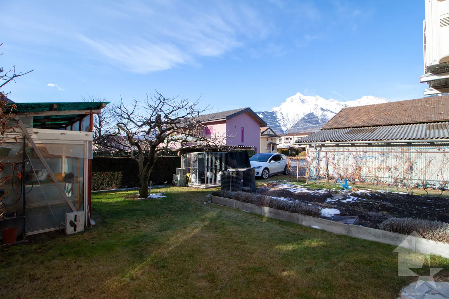 220 m2 Villa in the municipality of Aproz with a 135 m2 workshop - Photo 46 of 53