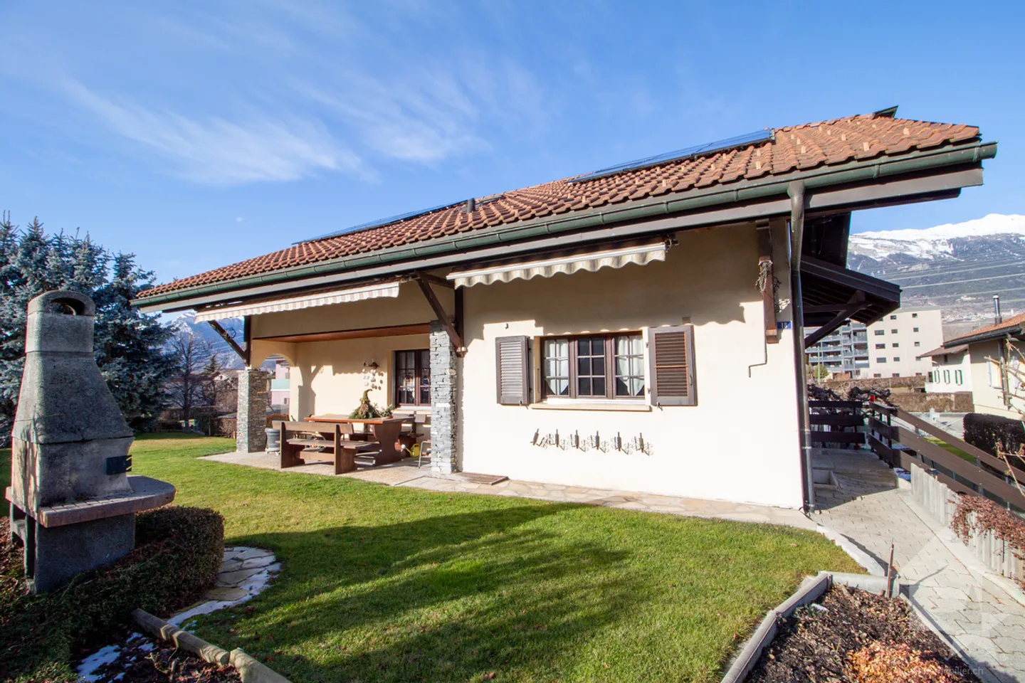 220 m2 Villa in the municipality of Aproz with a 135 m2 workshop - Photo 49 of 53